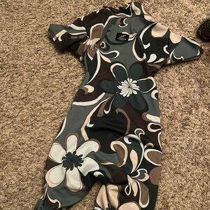 JLorraine designs small romper